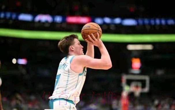 克尼佩尔助攻 米勒三分应声入网 克尼佩尔助攻 米勒三分应声入网